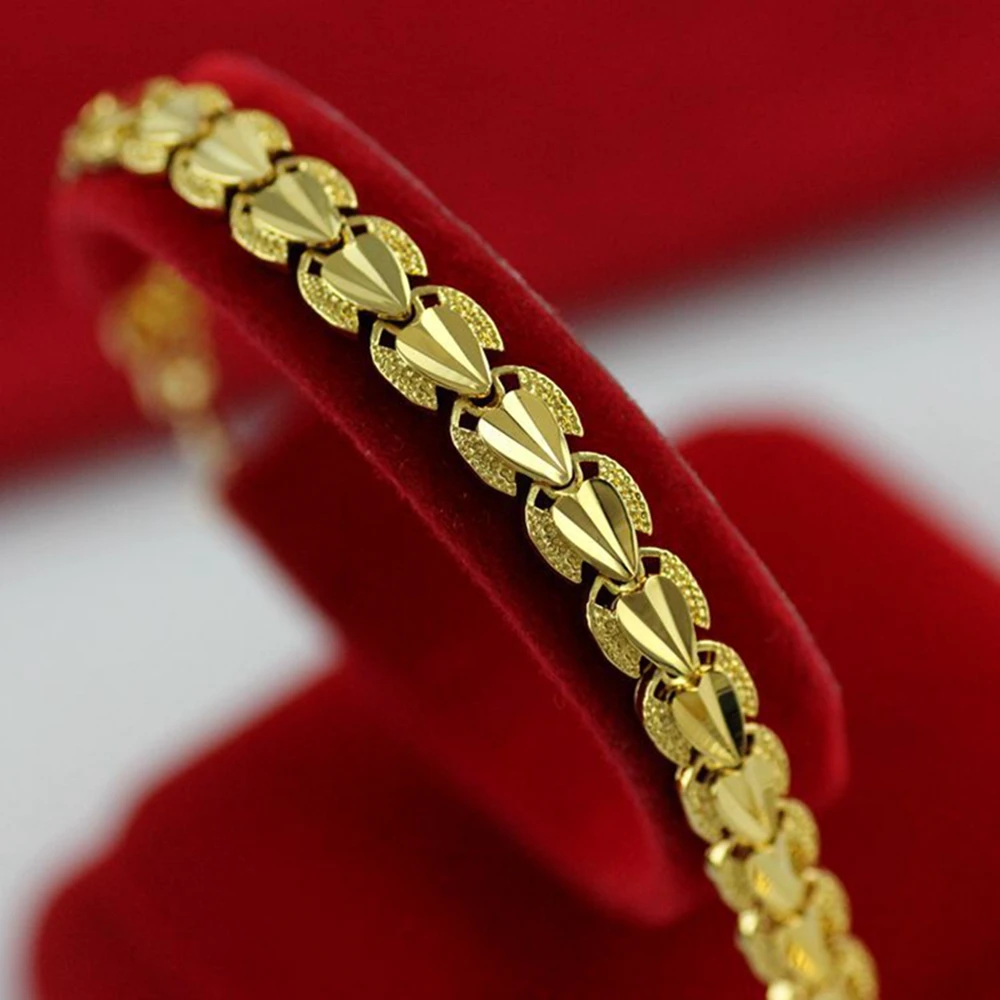 

Heart Link Chain Yellow Gold Filled Womens Bracelet Accessories 7"