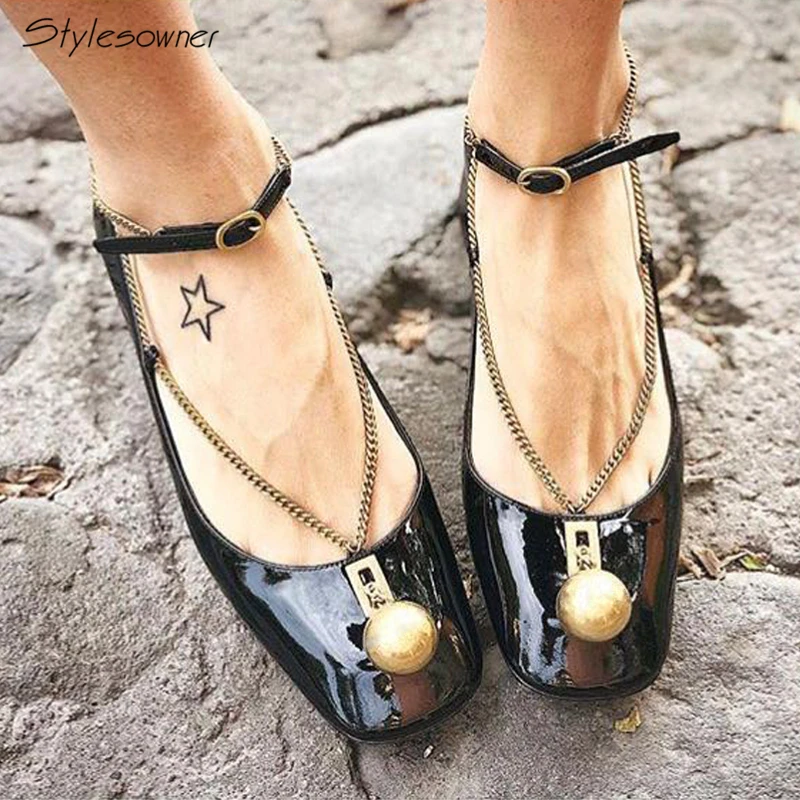 

Stylesowner Name Brand Design Chains Mary Janes Pumps Metal Balls Square Toe Pumps Chunky Heel Patent Leather New Fashion Shoes