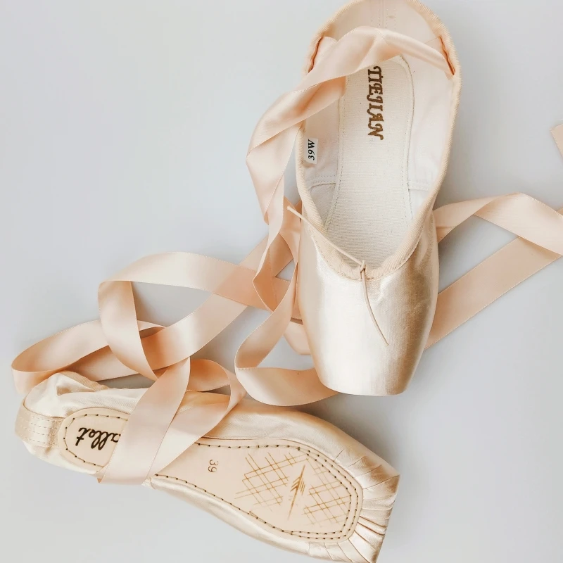 fan wu fang 2018 New Pink Canvas Satin Adult Ballet Pointe Dance Toe Shoes Ladies Professional Ribbons Shoes Woman Gel Toe Pad R
