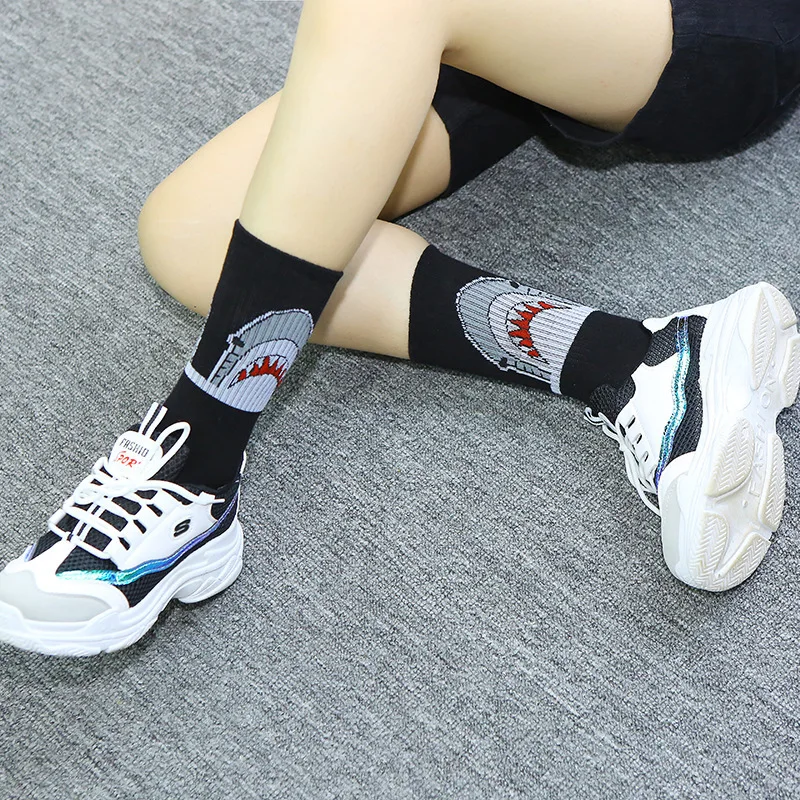 

Creative White Black Men Crew Socks Cotton Hip Hop Shark Funny Socks Fashion Trend Skateboard Socks Women Unisex Sox