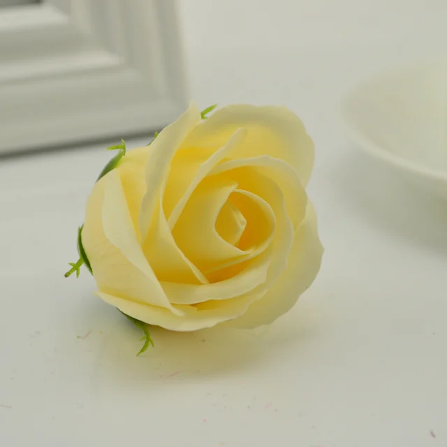 5Pcs 5x6cm Cheap Soap Rose Head Romantic Wedding Valentine's Day Gift Decoration Family Banquet Clip Art Artificial Flowers light yellow