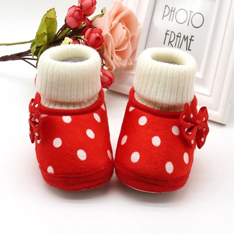 Зимние разноцветные тапочки для малышей с бантиками для новорожденных девочек; красные Тапочки для малышей; постельные туфли; ботильоны; теплый дизайн; xz21