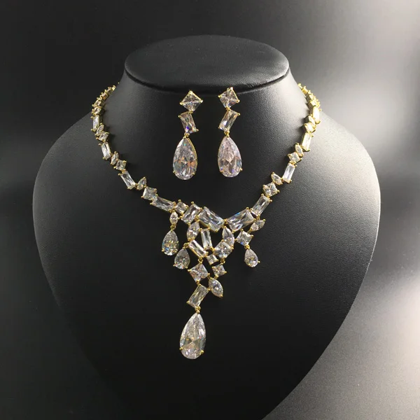 

2019 new fashion elegant retro crystal water drop zircon golden necklace earring set,wedding bride banquet dress dinner jewelry