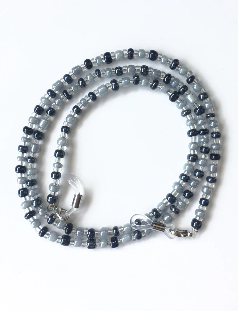Small Beaded Glasses Chain Women detail (8)