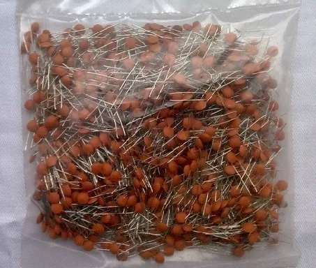 

200 PCS 220pF/50V DIP-2 Ceramic disc capacitors 50V 220pF ( 1PF 2PF 3PF 4PF 5PF 6PF 8PF 10PF 12PF 15PF 18PF