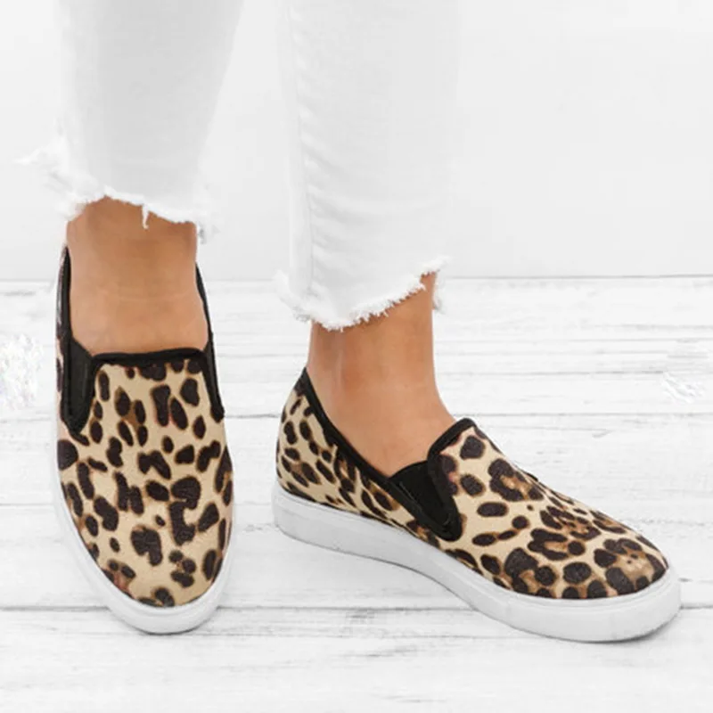 SHUJIN г. Женская обувь на плоской подошве с леопардовым принтом модная повседневная обувь без застежки с круглым носком Новая повседневная обувь в рыбацком стиле на плоской подошве женская обувь