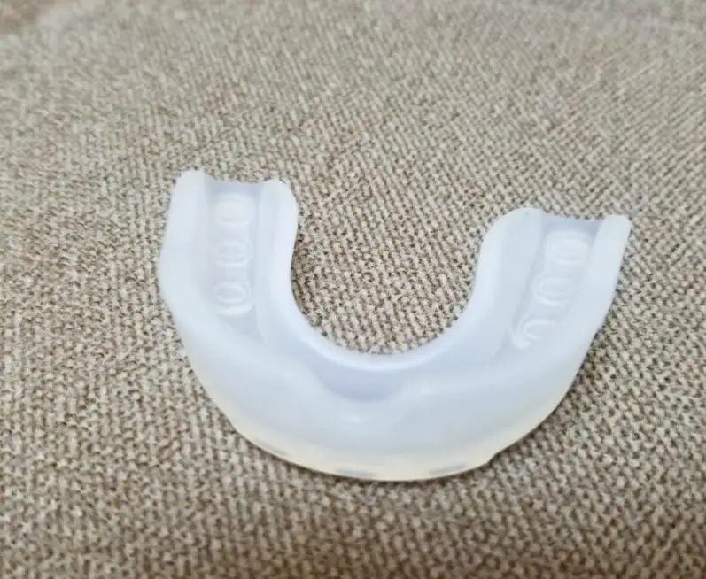 Профессиональный пищевой силикагель бокс мундгард боевое искусство зуб протектор безопасности зубы Защита зуб держатель - Цвет: Бесцветный
