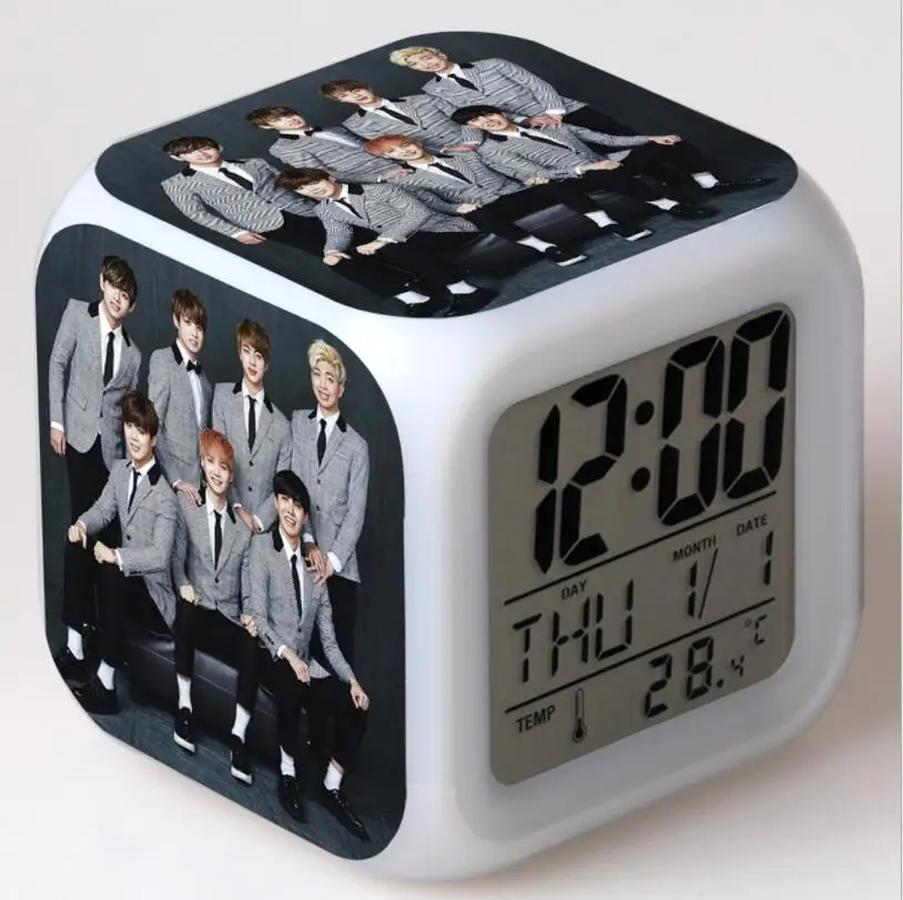 BTS Bangtan мальчики фигурки светодиодный 7 цветов изменить сенсорный светильник будильник настольные часы Мальчики Девочки игрушки