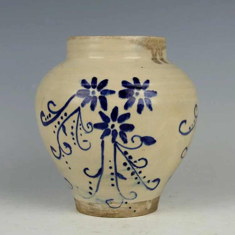 Tang Dynasty Xing Kiln Blue And White Pattern Round Mouth Jar
