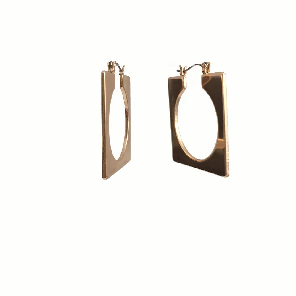 

CASUAL WOMEN EARRING GOLD COLOR PLATING SQUARE SHAPE HOOP EARRING