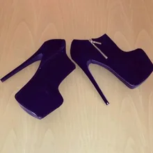 Элегантные черные замшевые ботильоны на платформе и высоком каблуке 16 см; женские пикантные короткие ботиночки на платформе с боковой молнией; модельные туфли для ночного клуба