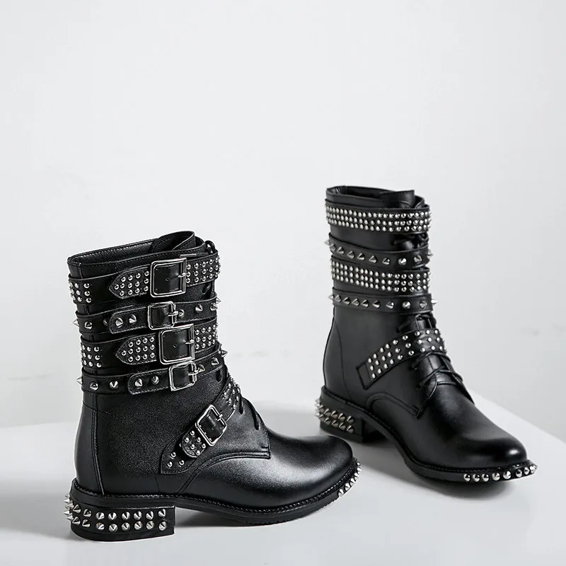 Ботинки в стиле панк с заклепками в стиле рок; женские кожаные ботильоны черного цвета с заклепками; женская зимняя Уличная обувь в стиле панк; женские ботинки с ремешком и пряжкой