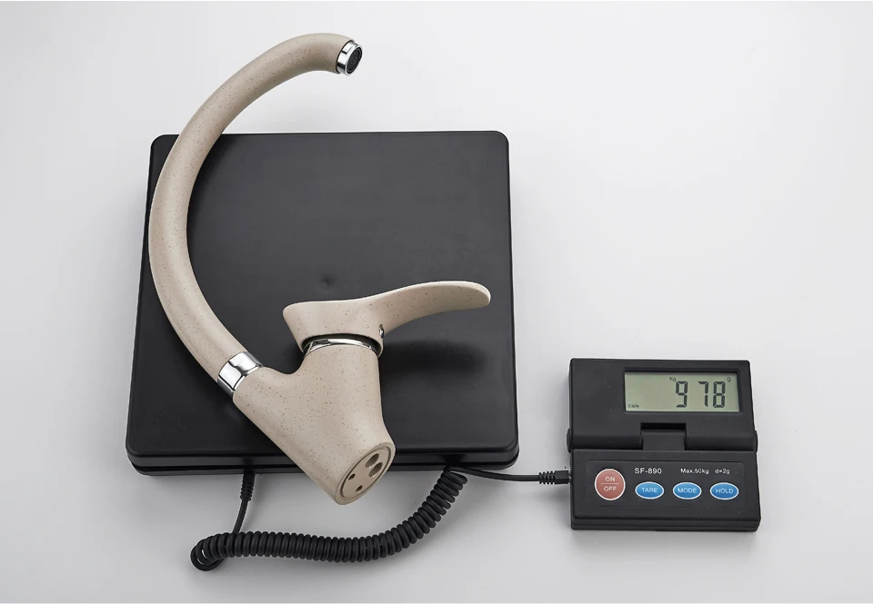 LEDEME Color Kitchen Faucet Mixer Water Tap Single Holder Single Hole Kitchen Faucets Spray Paint Rotation Rubinetto Cucina