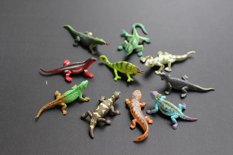 

12Pcs/Lot Simulation lizard chameleon gecko model model toy soft rubber animal model April Fool's Day toy