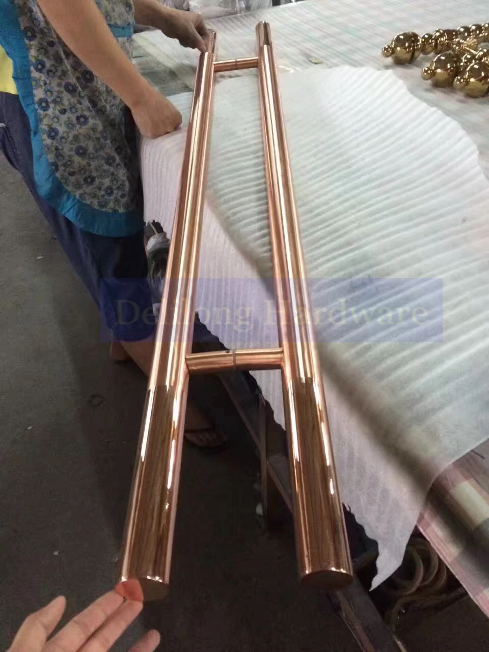 

Antique Sliver Classics Stainless Steel Big Glass Door pull Handle mid-rose gold color 1000mm