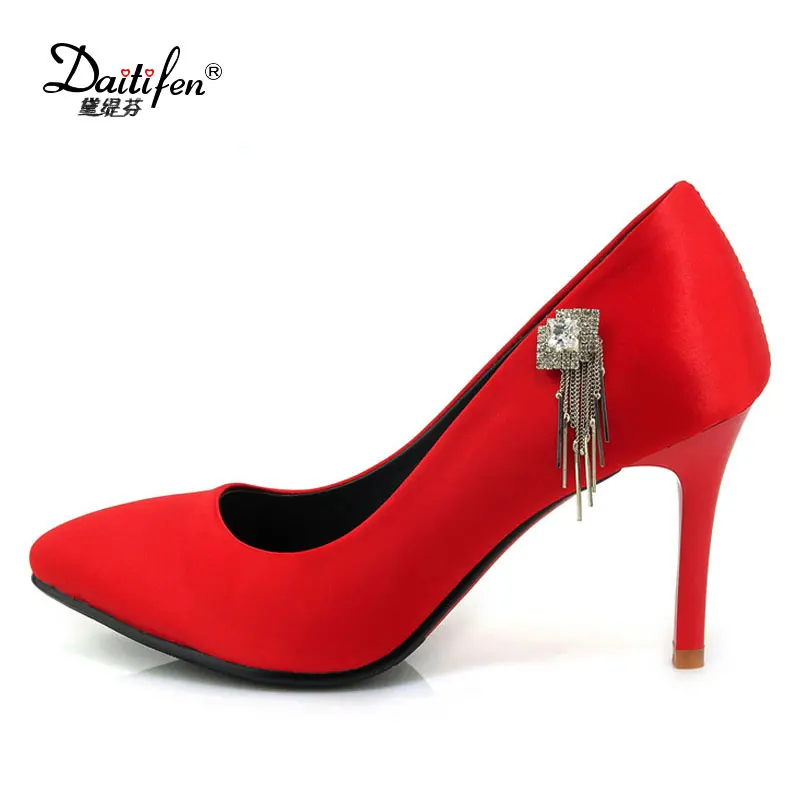 

Daitifen 2018 New Sexy Pointed Toe Crystal Fringe Pencil High Heels Luxurious Women Party Pumps Elegant Wedding Shoes Bridal