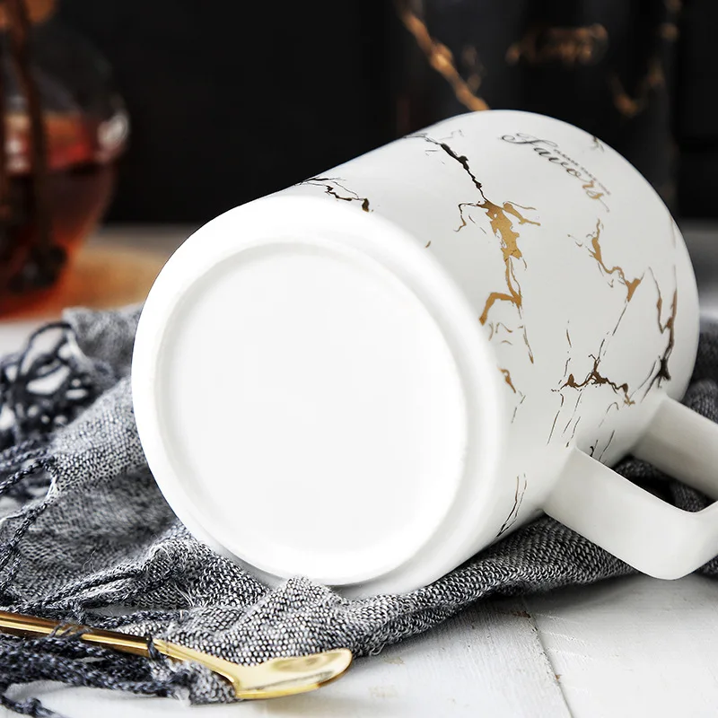 Кофейные кружки с мраморной золотистой текстурой Офисная домашняя керамическая