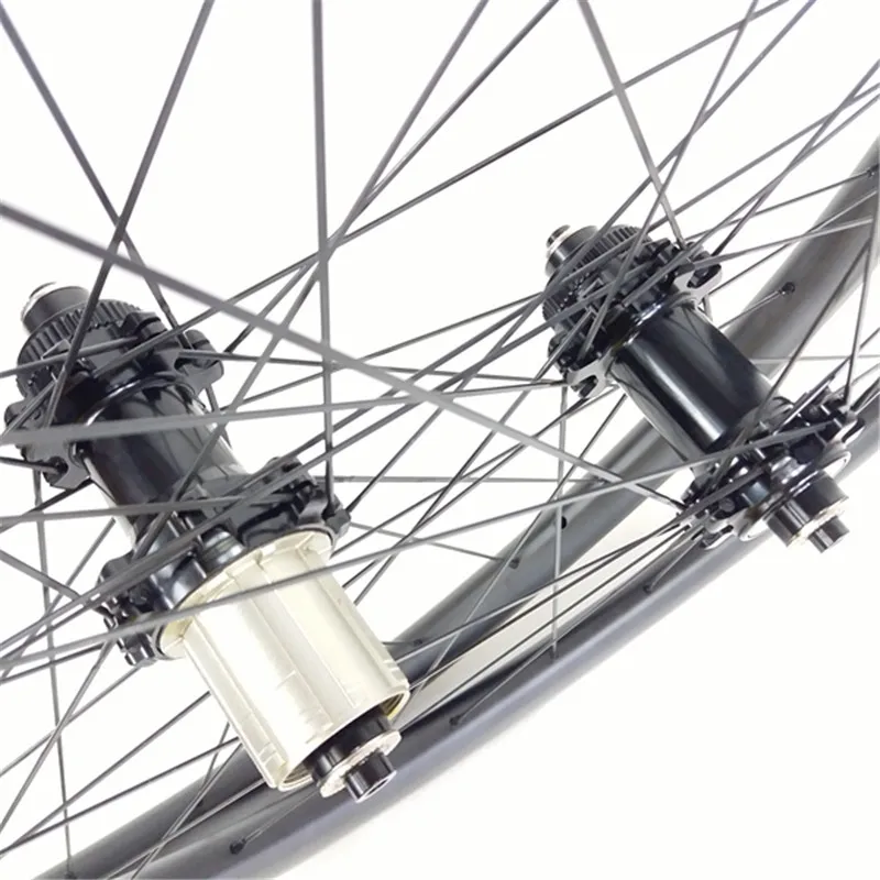 Cheap 700c disc brake 50x23mm wheels tubular CT31 hubs Straight pull central lock carbon wheelset carbon wheels 1390g 2 Cheap 700c disc brake 50x23mm wheels tubular CT31 hubs Straight pull central lock carbon wheelset carbon wheels 1390g 2