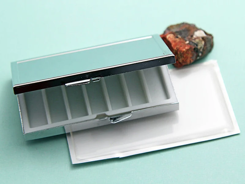 

Metal Pill Box Case Silver Retro Rectangle Pill container + epoxy sticker PY07S 5 piees/lot Small Trial Order