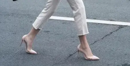 Прозрачные женские туфли из ПВХ на высоком каблуке; вечерние туфли с острым носком на шпильке; белые, телесные, черные, красные туфли-лодочки из лакированной кожи - Цвет: 8 cm heel