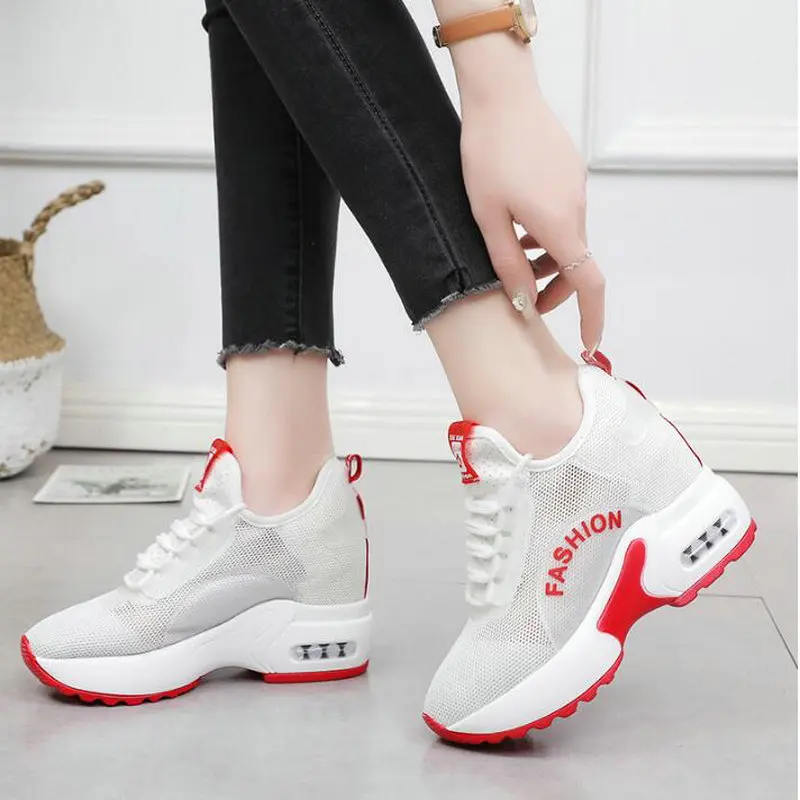 trendy sneakers 2019 women's