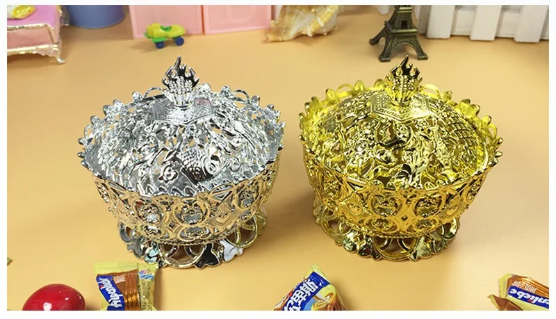 100 шт. Бесплатная доставка 85 мм * 80 мм золото серебро форма кроны пластиковая коробка конфет свадьба подарочные коробки размер L wen4589