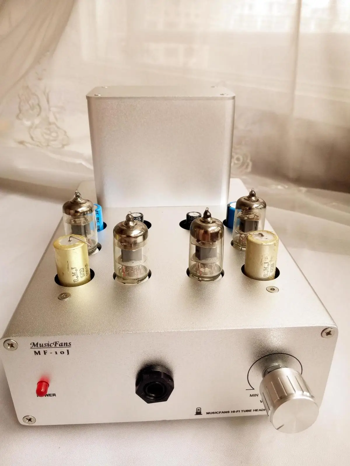 

4PCS 6J1 Tube + FET Transistor Hybrid Headphone Amplifier treble transparent open Young, sound field performance wins good B-