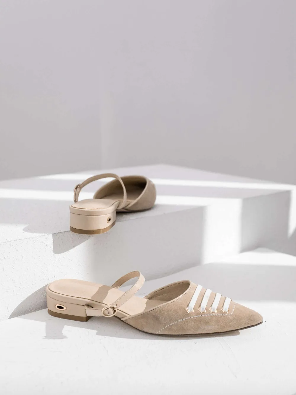 Echtes Elegante 2019 Hochzeit Slip Täglichen Vocation apricot Auf Maultiere Low Sandalen Dame Heels L2f1 Gürtel Spitz Leder Schnalle Schwarzes Chunky 4rrZXqwWd