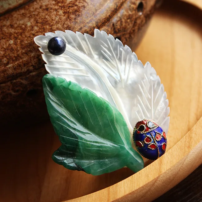 

WKOUD EAM Jewelry / 2018 New Fashion White Shell Inlaid With Natural Stone Personality Brooch Women's Clothes Accessories S#B058