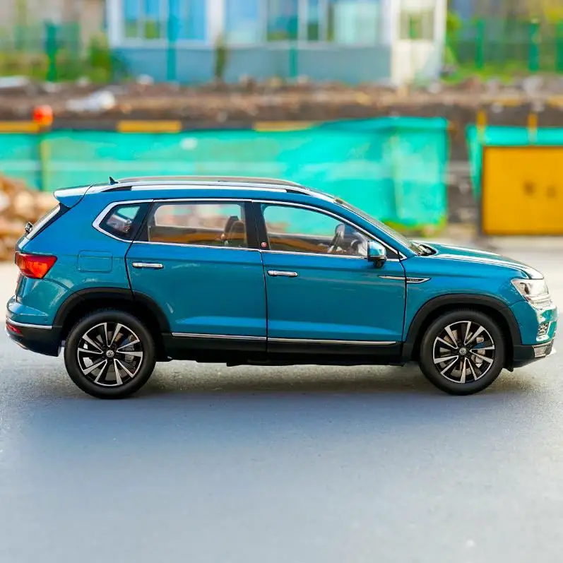 Высокая моделирования Tharu коллекция модель 1:18 advanced сплава автомобиля, литья под давлением Металл игрушечный автомобиль, беспла