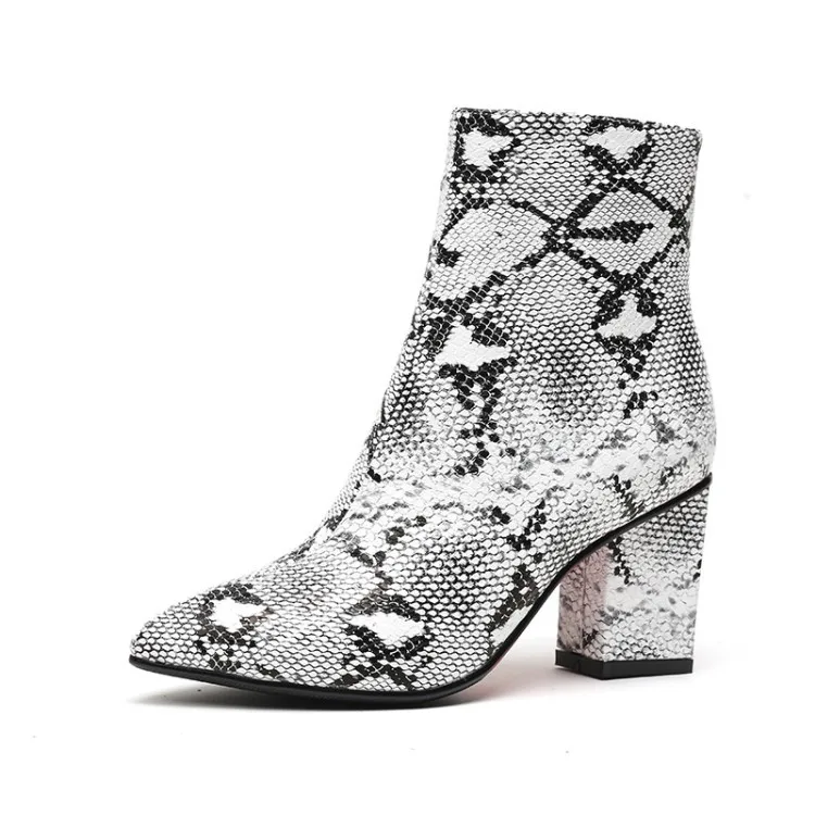 

Autumn Winter 2019 New Side Zipper Tip Thick High-heeled Martin Boots Fashion Snake-print Short Barrel Leather Girls Shoes Tide