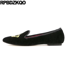 Лоферы на плоской подошве; женская модельная обувь; обувь для подиума; большие размеры; британский стиль; Роскошные слипоны с круглым носком; Высококачественная бархатная черная вышитая обувь