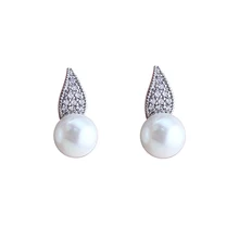 Новые оригинальные белый Серьги с жемчугом Модные украшения серебряный CZ Циркон маленький лист Форма серьги стержня для Для женщин подарочная коробка