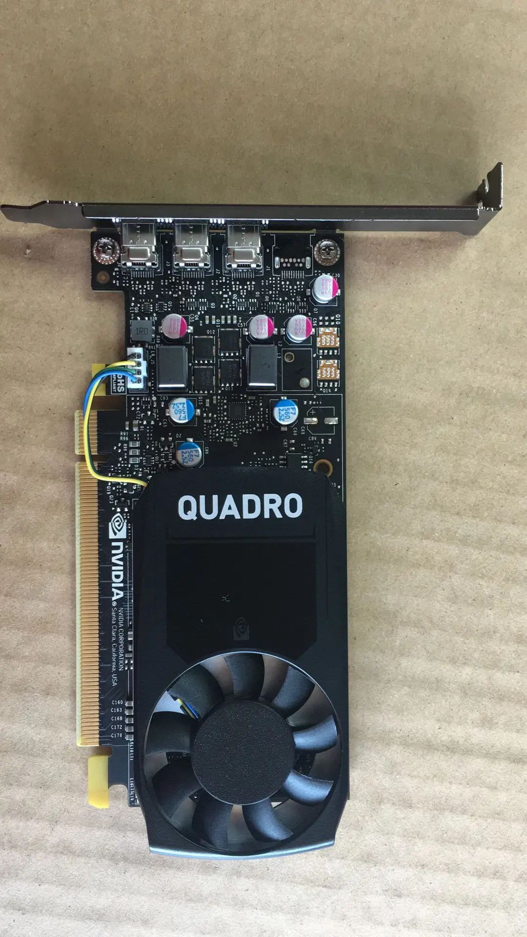 Leadtek NVIDIA Quadro P400 2 ГБ GDDR5/64 бит/32 Гб/с CUDA Core 256 поддержка 5K графики профессиональная