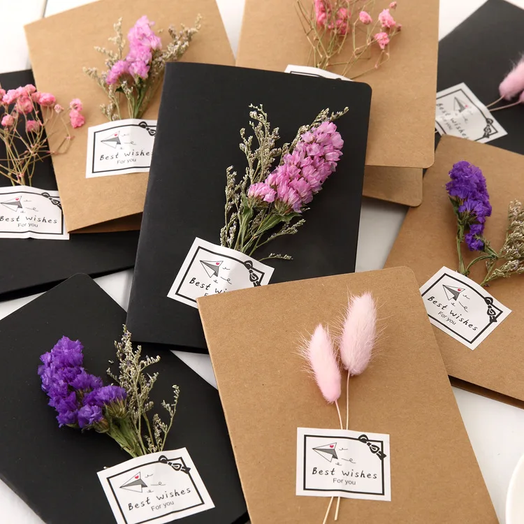 

DoreenBeads Real Dried Flowers Greeting Card DIY Retro Kraft Paper Hand -Dried Flowers Greeting Cards Creative Flowers 1PC