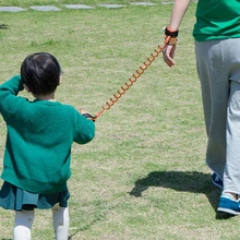 Новинка, 1 шт., 1,5 м, пластиковый ремень безопасности для малышей, для детей ясельного возраста, ремень для рук, не теряющийся, для прогулок, на запястье, поводок, подарок для прогулок