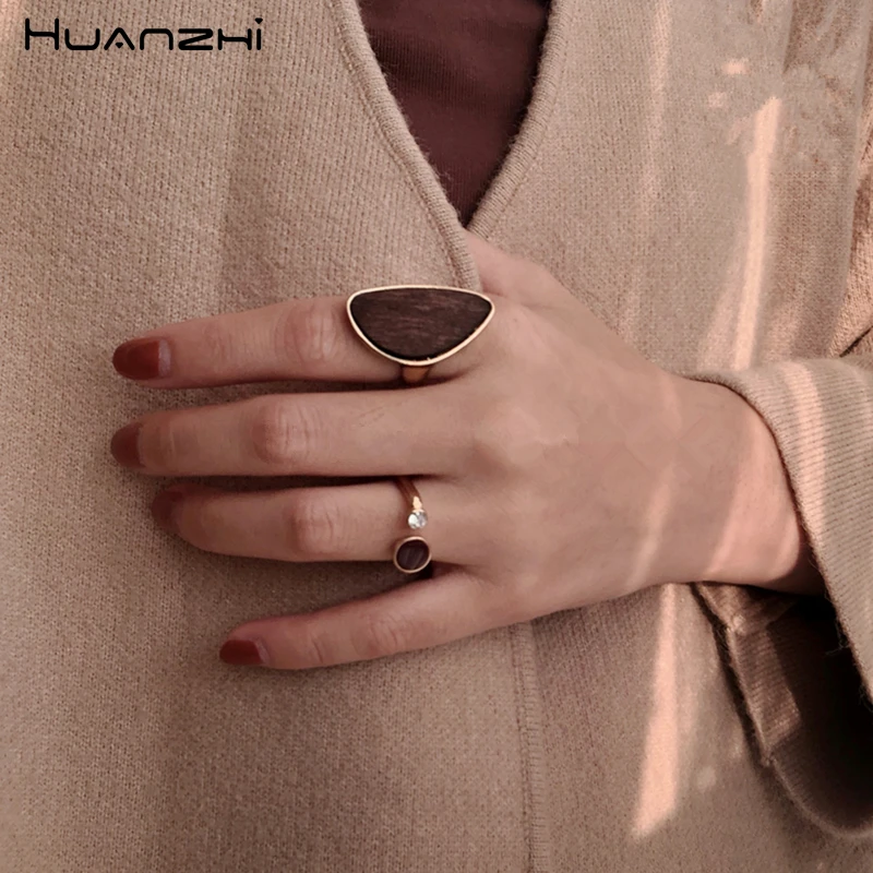 

HUANZHI Wooden Minimalist Personality Office Chic Alloy Geometric Design Elegant Finger Rings for Women Girls Party Travel Gifts