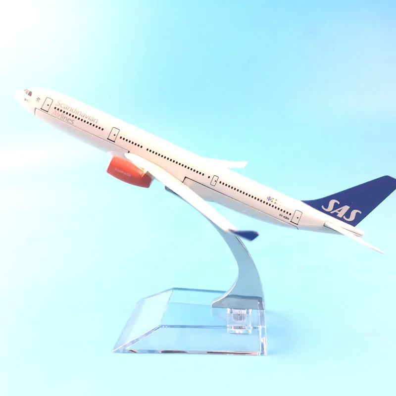 Buy 16CM A330 SCANDINAVIAN AIR Model Airplane 1/400 Scale Diecast Airplane