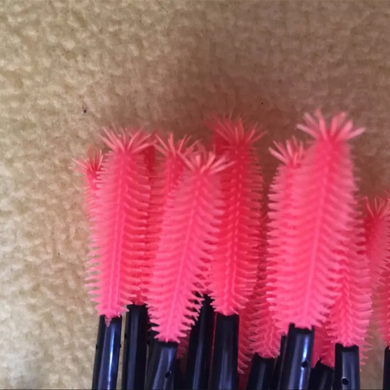 

Fashion Eyelash Extension Supplies New Arrival 500pcs Makeup Cosmetic Disposable Eyelash Brush Wand Applicator Pineapple