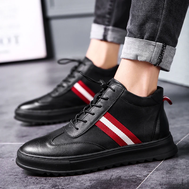 

Men's two-layer leather shoes casual sports waterproof travel Korean version of wear daily running shoes