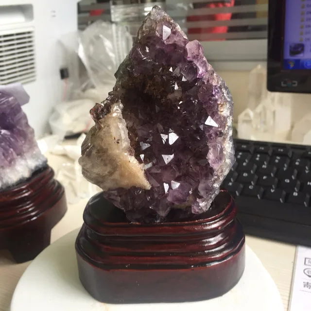 608g Amethyst Geode Quartz Crystal Specimen Home Decor Minerals To 608g Amethyst Geode Quartz Crystal Specimen Home Decor Minerals To Be The Gift For Wedding Decoration