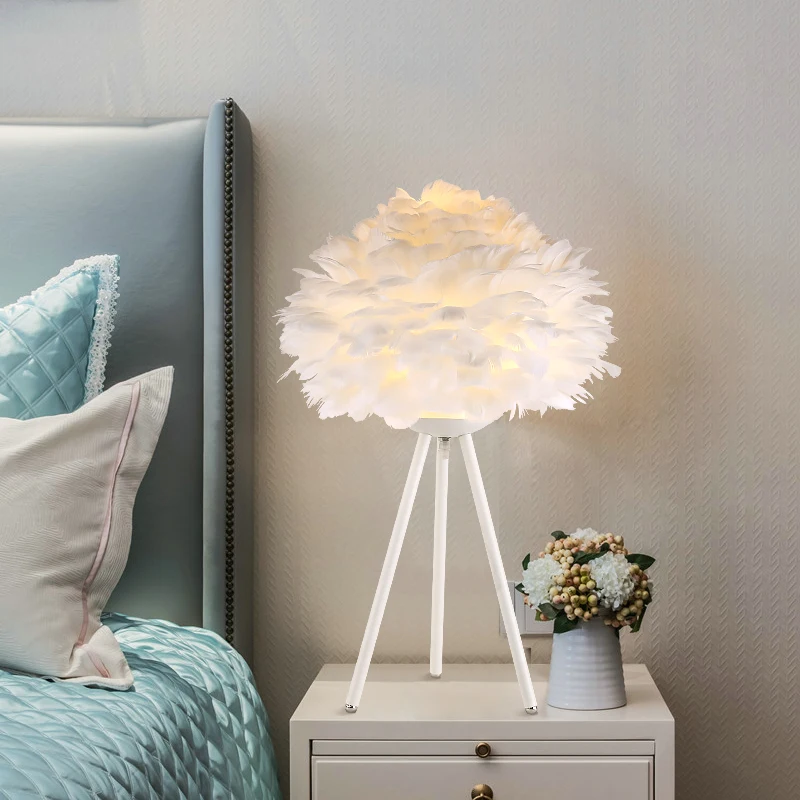 Modern Study Living Room Decoration Table Lamp White Feather Table