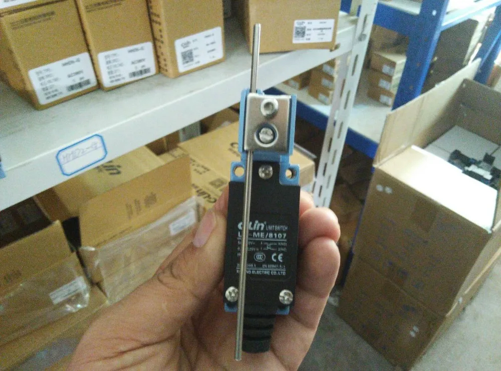 

Brand new original authentic C-Lin LX-ME/8107 travel switch TZ-8107 self-reset limit switch