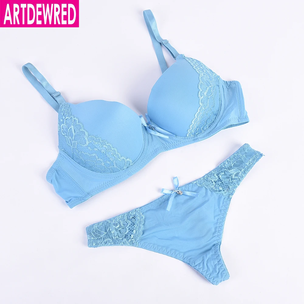 

New arrival 2018 Hot Sexy Lace Bra Thong Set Sexy Woman Lolita Girl Bra Set Lace Woman Underwear Set Blue Pink Yellow 7 color