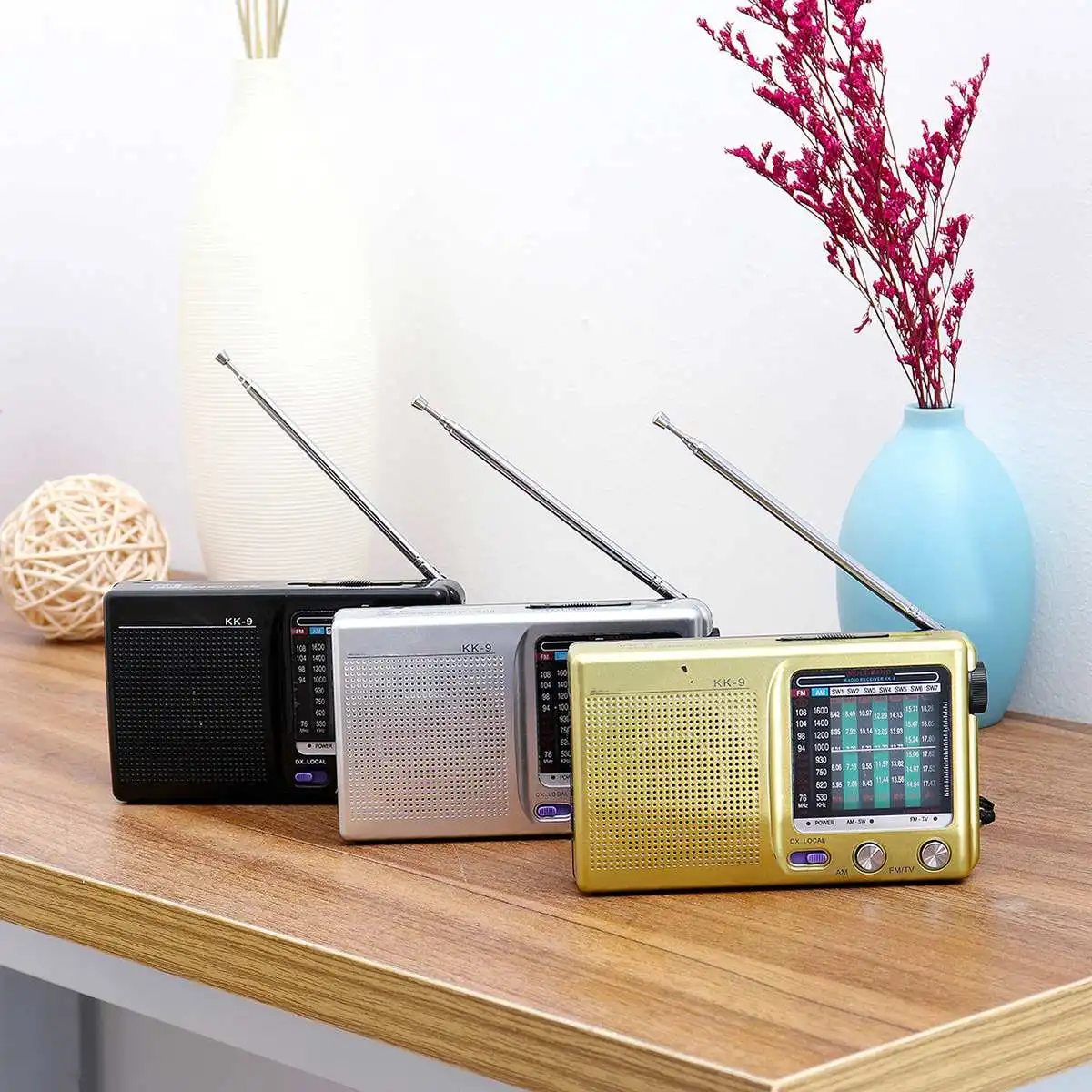 Mini Portable Retro Radio Handheld Digital FM Music Player Speaker FM 530-1600KHz AM WM SW Multi Band Multimedia