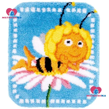 

Latch Hook Rug Kits"fly bee"knitted carpet embroidery Crocheting needle for carpet embroidery Yarn Foamiran for crafts crochet