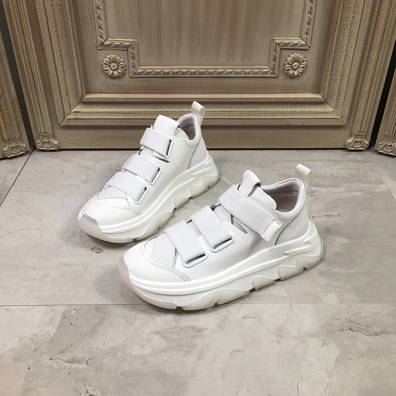 

2019 spring new women's shoes leather non-slip thick bottom temperament wild sports shoes European goods