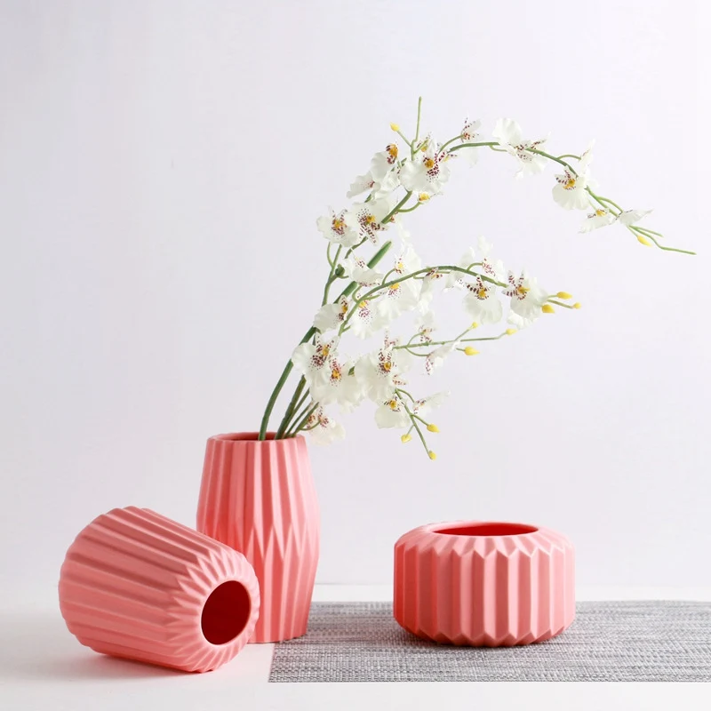 

Set of 3 Origami Design Vase Ceramic Flower Vase Home Decor Elegant Tabletop Vase Porcelain Craft European Style
