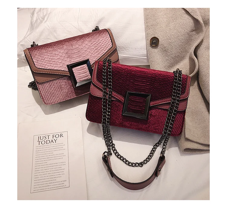 Female Luxury Chain Velvet Leather Handbag Designer 2019 Snakeskin Green Red Velour Crossbody Bag for Women Messenger Flap Purse (25)