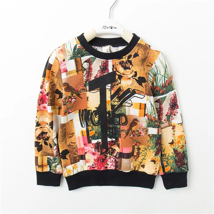 

The new boy long sleeves round neck fashion flower T-shirt sports and leisure wild style special free shipping
